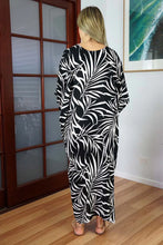 Load image into Gallery viewer, Sundrenched Black &amp; White &#39;Vines&#39; Long Kaftan Dress.  One Size Fits All.
