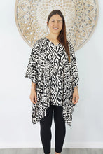 Load image into Gallery viewer, Vibrant Summer Asmat Black & White Kaftan Top. One Size Fits All.