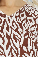 Load image into Gallery viewer, Vibrant Summer Asmat Brown & White Kaftan Top. One Size Fits All.