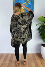 Load image into Gallery viewer, Betelnut Black/Stone Kaftan Top.  One Size Fits All.

