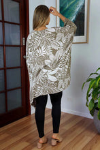Load image into Gallery viewer, Betelnut Taupe & Cream Kaftan Top. One Size Fits All.