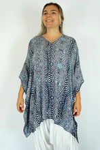 Load image into Gallery viewer, Kaftan Top Papua Navy Print. One Size Fits All.