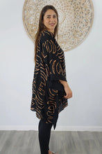 Load image into Gallery viewer, Kaftan Top In Half Moon Black & Tan. One Size Fits All.