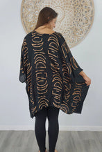 Load image into Gallery viewer, Kaftan Top In Half Moon Black & Tan. One Size Fits All.