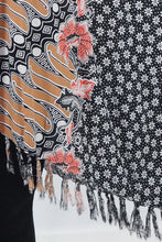 Load image into Gallery viewer, Kaftan Top Kediri Apricot. One Size Fits All.