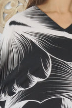 Load image into Gallery viewer, Sundrenched Outline Black & White Kaftan Top.  One Size Fits All.