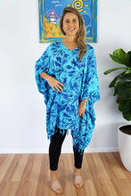 Load image into Gallery viewer, Kaftan Top Taro Floral Blue. One Size Fits All.