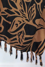 Load image into Gallery viewer, Vibrant Rarotonga black & tan kaftan top. One size fits all.