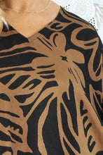 Load image into Gallery viewer, Vibrant Rarotonga black & tan kaftan top. One size fits all.