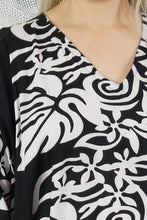 Load image into Gallery viewer, Sundrenched Florida Black &amp; White Long Kaftan Dress – One Size Fits All
