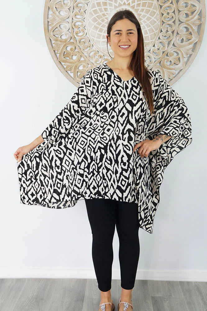 Vibrant Summer Asmat Black & White Kaftan Top.  One Size Fits All.