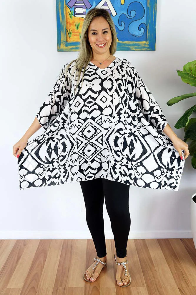 Kaftan Top Black & White Tribal Print.   One Size Fits All.