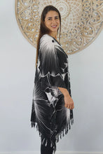 Load image into Gallery viewer, Sundrenched Outline Black &amp; White Kaftan Top.  One Size Fits All.
