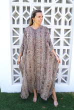 Load image into Gallery viewer, Plus size Papua print long kaftan
